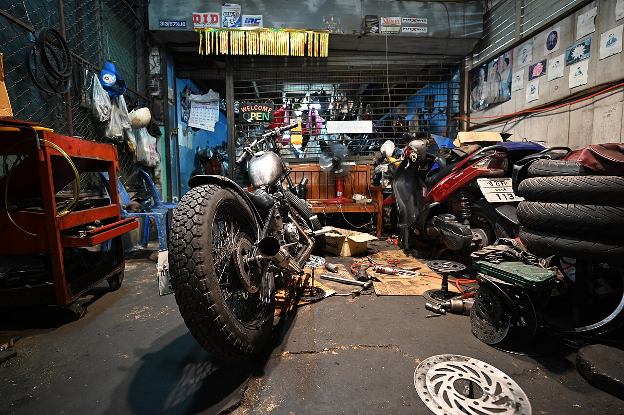 Suasana ServisMotor Bintaro