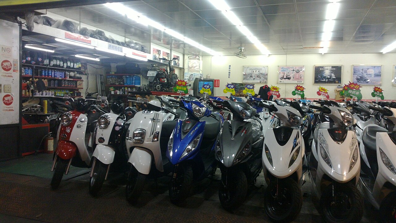 Suasana ServisMotor Ciputat